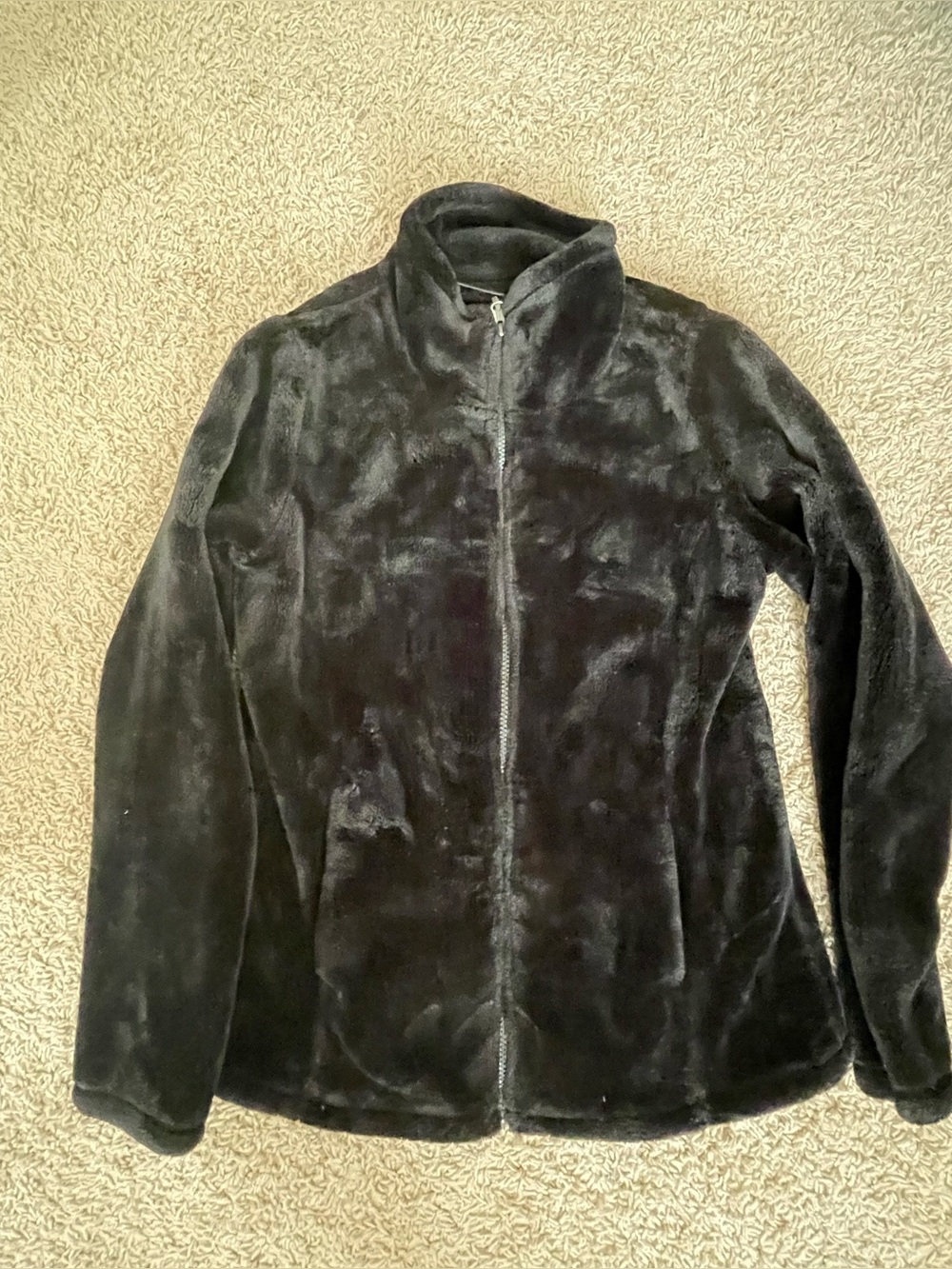 32 Degrees Woman’s Fluffy Plush Jacket in Sz S In Gently used condition
